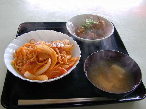 ナポリタン単体、定食はこれに飯が付くのかな?