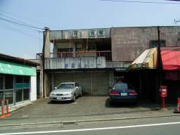 一軒だけ営業の絹屋ストアー