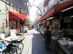 サンとあいの間にある惣菜屋