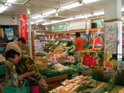 鶴市ストア内部